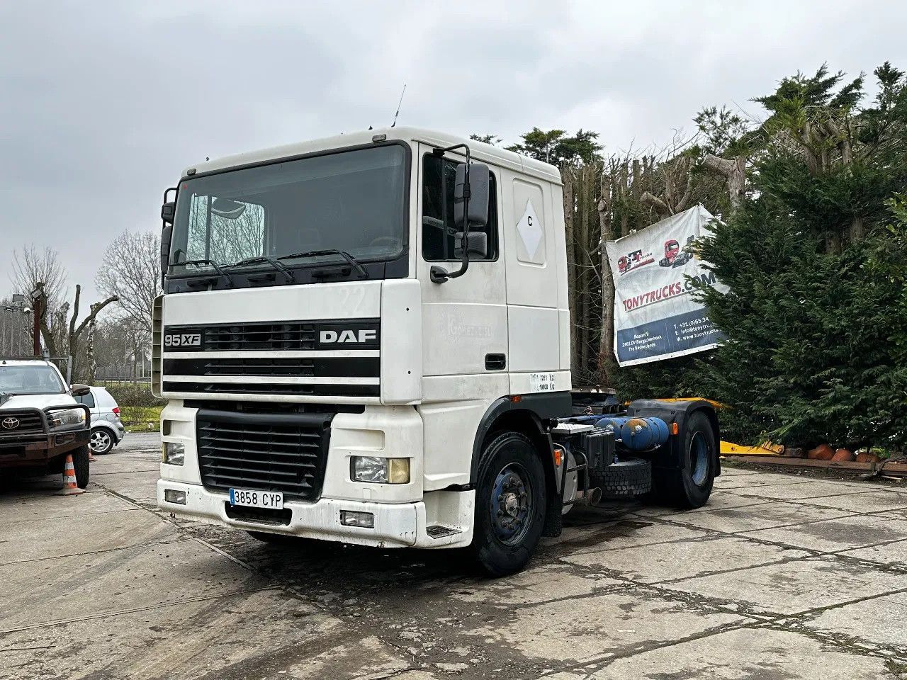 DAF XF 95.380 4X2 Tractor-unit Spring/Air ZF Manual DAF XF 95.380 4X2 Tractor-unit Spring/Air ZF Manual - Tegljač: slika 2 DAF XF 95.380 4X2 Tractor-unit Spring/Air ZF Manual DAF XF 95.380 4X2 Tractor-unit Spring/Air ZF Manual - Tegljač: slika 2