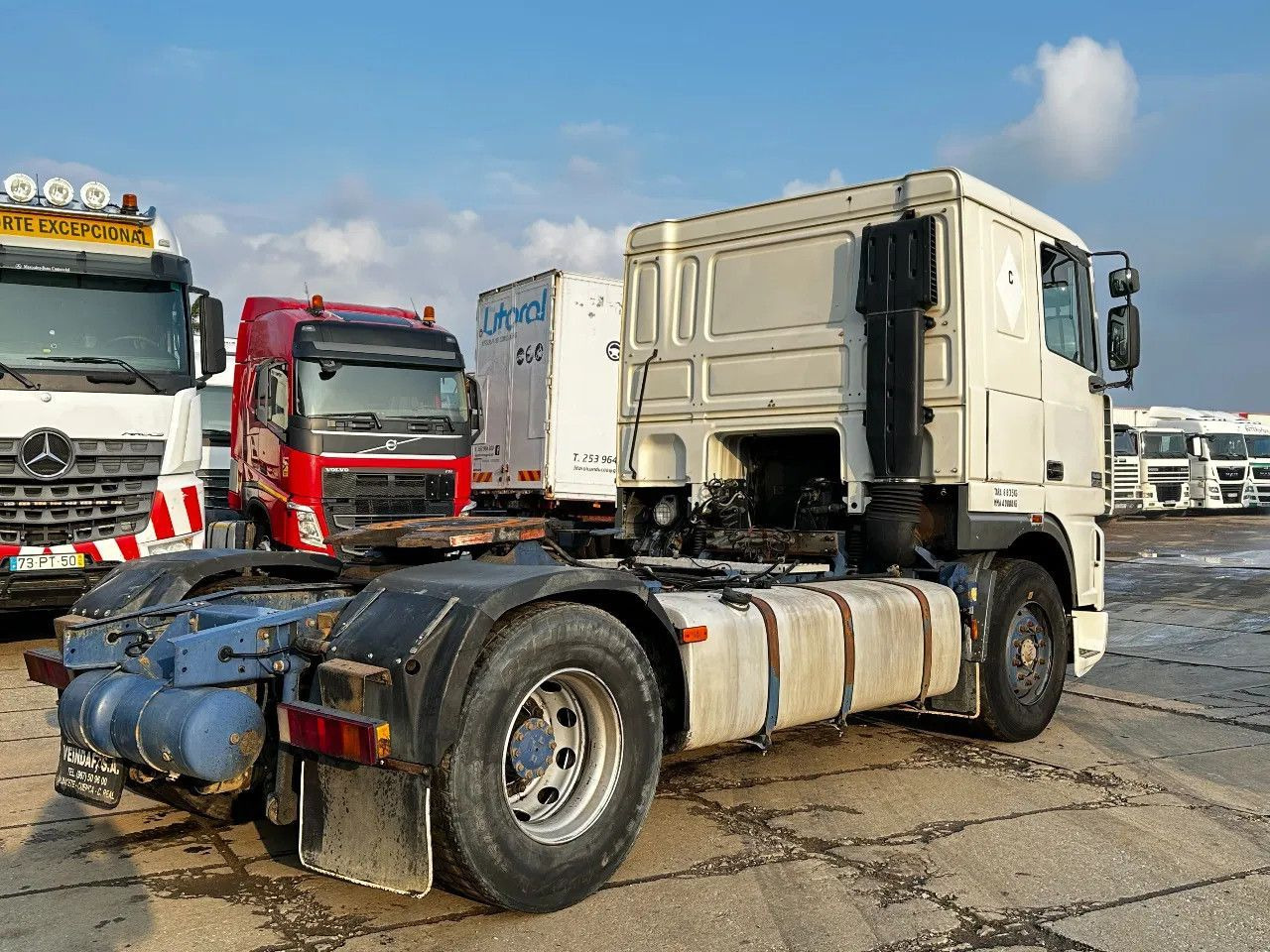 DAF XF 95.380 4X2 Tractor-unit Spring/Air ZF Manual DAF XF 95.380 4X2 Tractor-unit Spring/Air ZF Manual - Tegljač: slika 4 DAF XF 95.380 4X2 Tractor-unit Spring/Air ZF Manual DAF XF 95.380 4X2 Tractor-unit Spring/Air ZF Manual - Tegljač: slika 4
