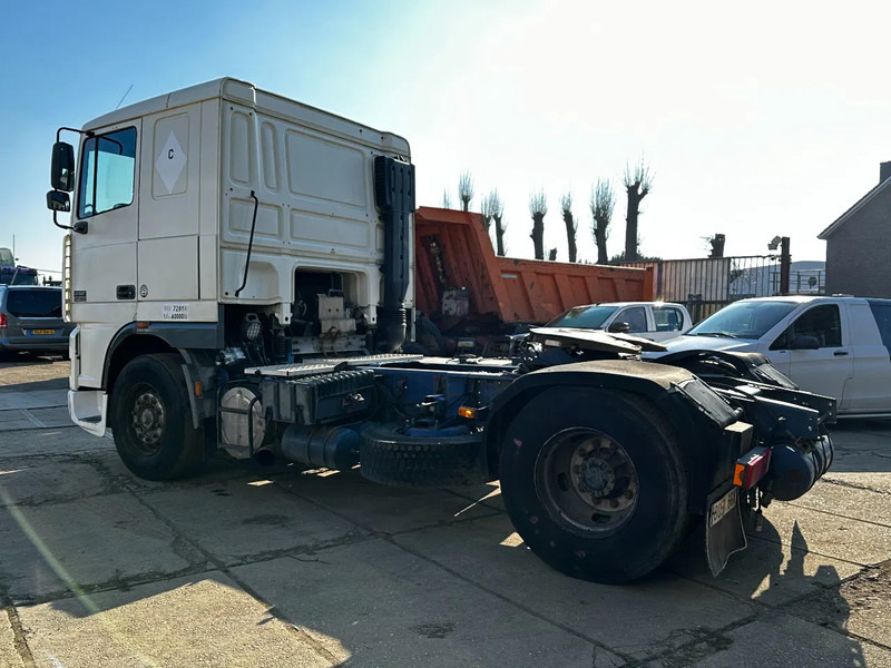 DAF XF 95.380 4X2 Tractor-unit Spring/Air ZF Manual Euro2 PTO - Tegljač: slika 3 DAF XF 95.380 4X2 Tractor-unit Spring/Air ZF Manual Euro2 PTO - Tegljač: slika 3