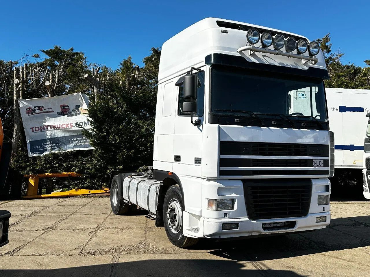 DAF XF 95.480 4X2 Tractor-unit Spring/Air ZF Manual - Tegljač: slika 1 DAF XF 95.480 4X2 Tractor-unit Spring/Air ZF Manual - Tegljač: slika 1