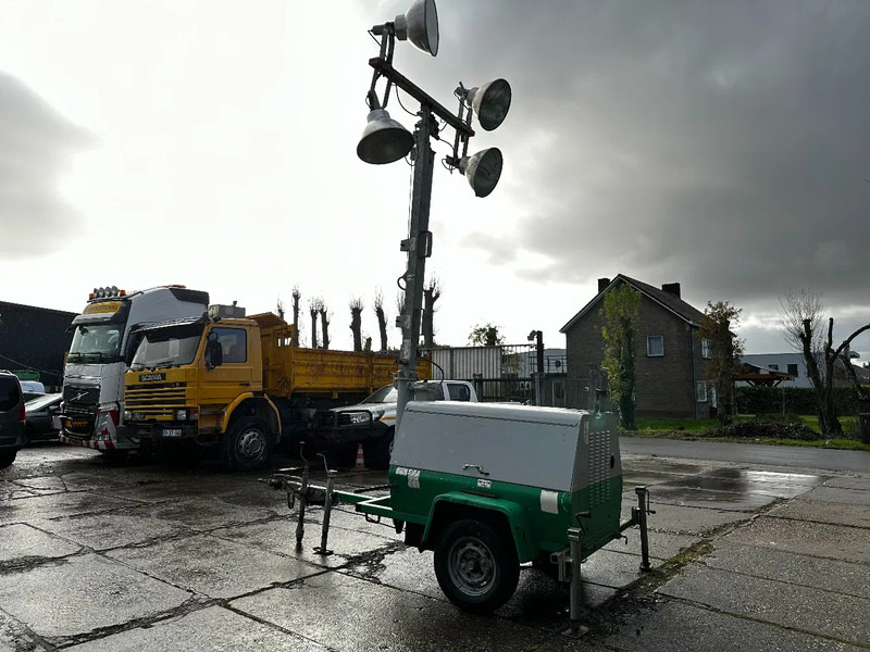 Terex AL4050 Towerlight 4X1000 Watt Lights - Toranj za osvetljenje: slika 4 Terex AL4050 Towerlight 4X1000 Watt Lights - Toranj za osvetljenje: slika 4