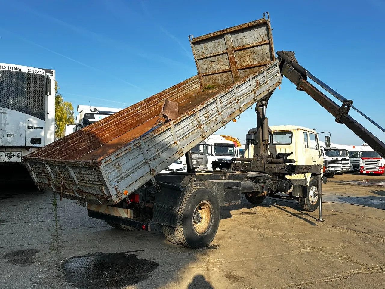 Toyota HINO 14T 4X2 Tipper+Crane Hiab 765 Spring/Spring - Istovarivač: slika 4 Toyota HINO 14T 4X2 Tipper+Crane Hiab 765 Spring/Spring - Istovarivač: slika 4