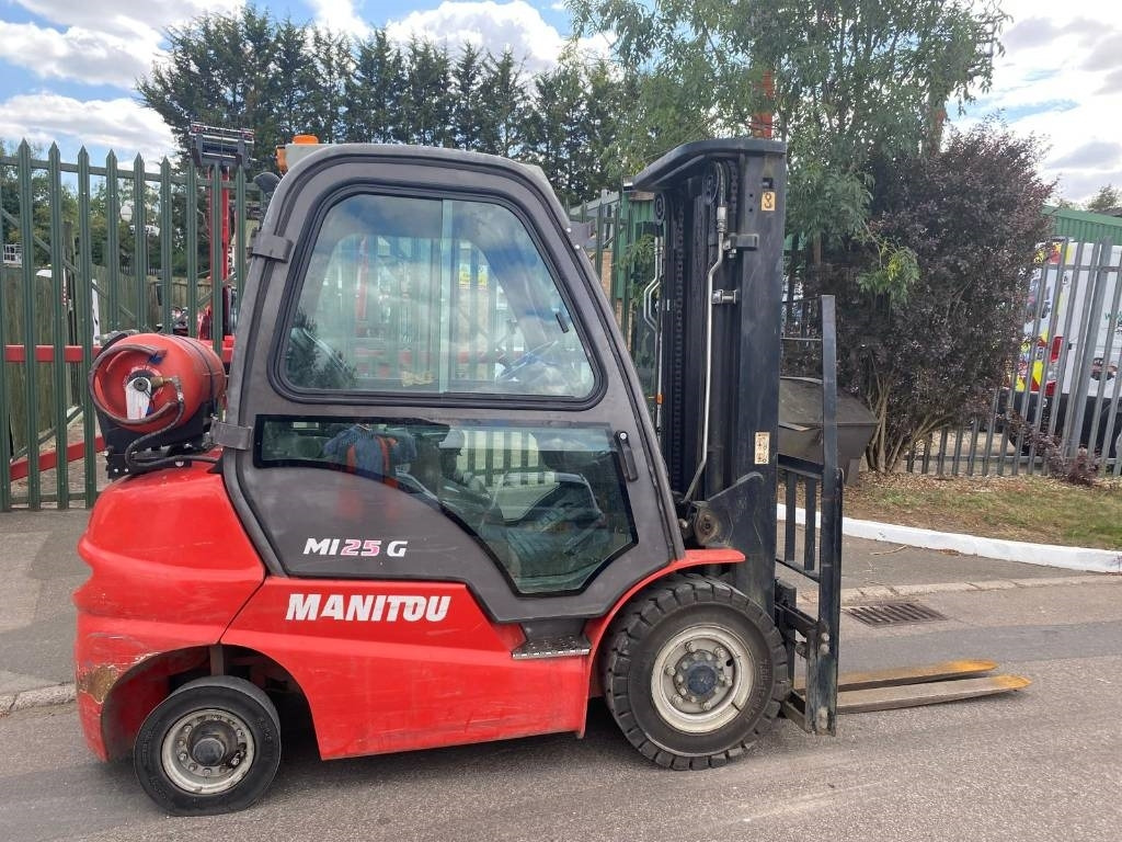 Manitou MI 25 G - Gasni viljuškar: slika 1 Manitou MI 25 G - Gasni viljuškar: slika 1
