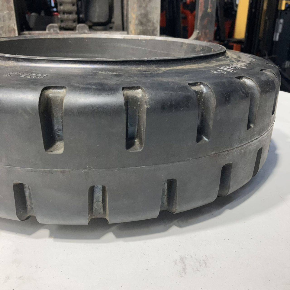 2X Continental 16x5x10 1/2 tyres - Guma za Oprema za rukovanje materijalima: slika 3 2X Continental 16x5x10 1/2 tyres - Guma za Oprema za rukovanje materijalima: slika 3