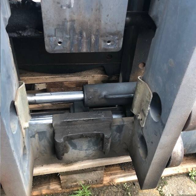 Integrated fork positioner shaft guid with side shift - Dodatak: slika 3 Integrated fork positioner shaft guid with side shift - Dodatak: slika 3