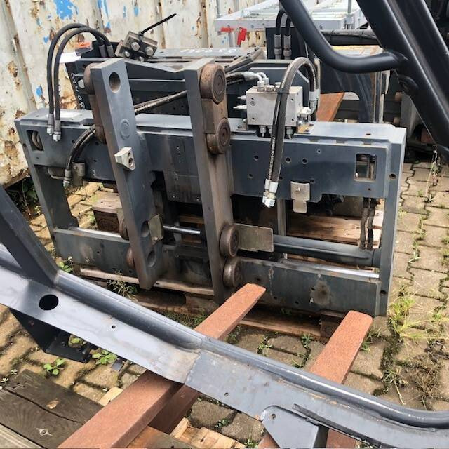 Integrated fork positioner shaft guid with side shift - Dodatak: slika 2 Integrated fork positioner shaft guid with side shift - Dodatak: slika 2