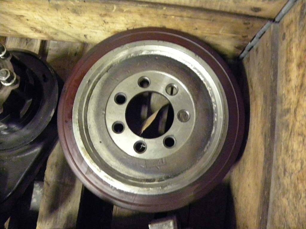 Drive wheel for Caterpillar - Upravljački sistem za Oprema za rukovanje materijalima: slika 1 Drive wheel for Caterpillar - Upravljački sistem za Oprema za rukovanje materijalima: slika 1