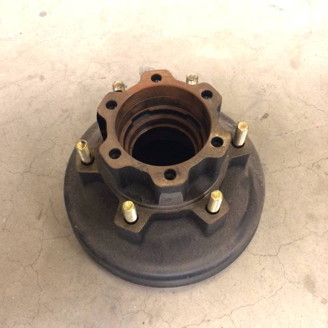Hub,front wheel for Caterpillar /Mitsubishi - Glavčina za Oprema za rukovanje materijalima: slika 1 Hub,front wheel for Caterpillar /Mitsubishi - Glavčina za Oprema za rukovanje materijalima: slika 1