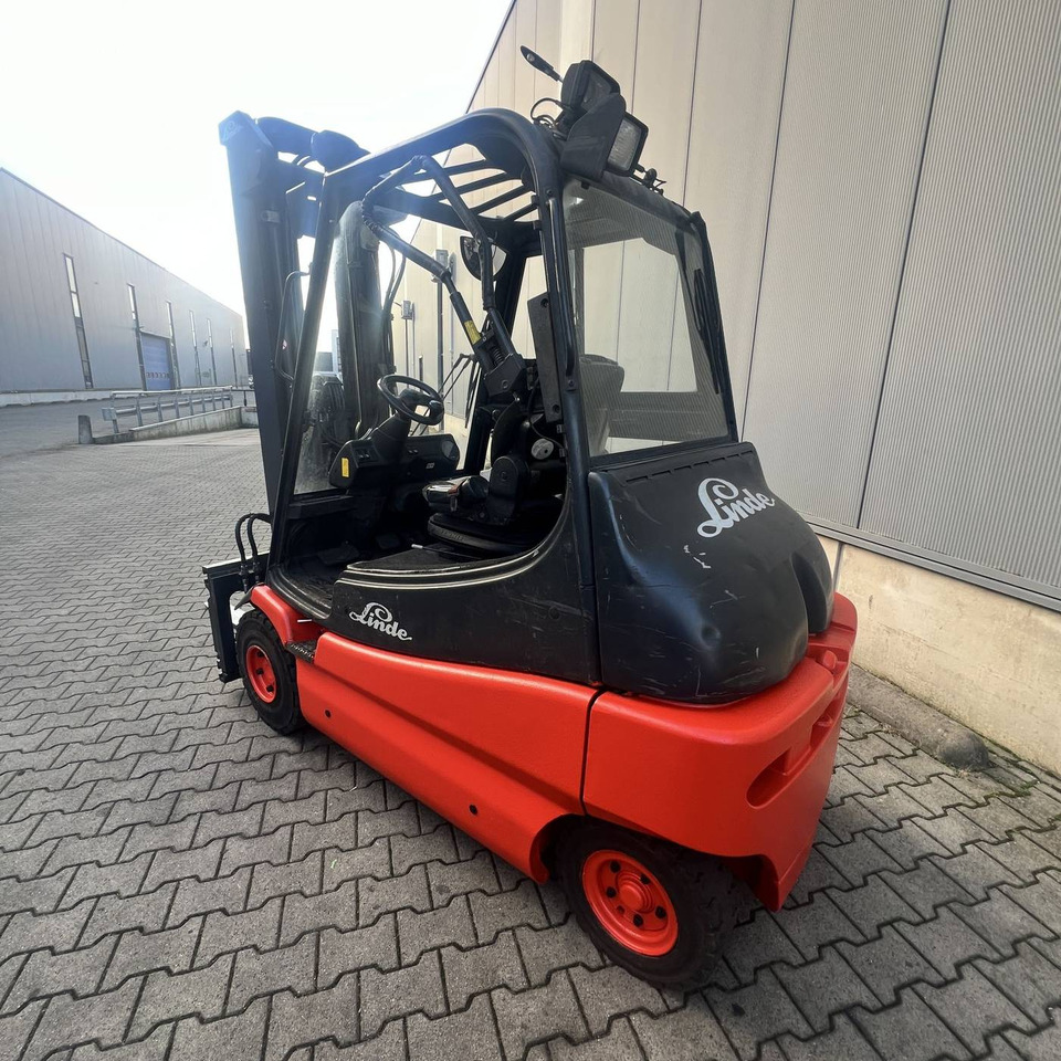 Linde E30 (336-02) - Električni viljuškar: slika 2 Linde E30 (336-02) - Električni viljuškar: slika 2