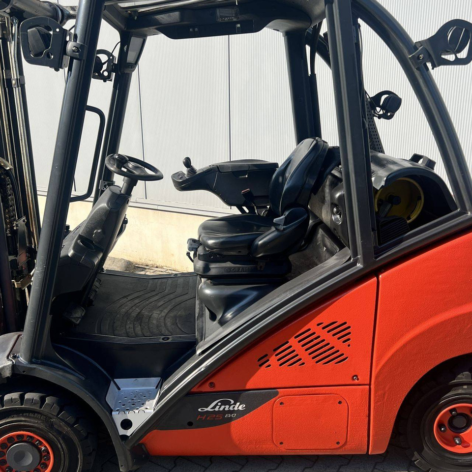 Linde H25T (392) EVO - Gasni viljuškar: slika 3 Linde H25T (392) EVO - Gasni viljuškar: slika 3