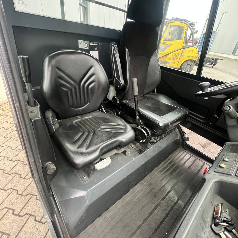 Linde P250 SWB (127) - Vučno vozilo: slika 3 Linde P250 SWB (127) - Vučno vozilo: slika 3