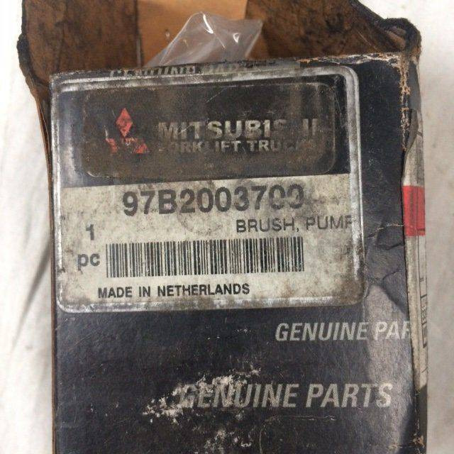 Brush,pump motor kit for Caterpillar - Rezervni deo za Oprema za rukovanje materijalima: slika 4 Brush,pump motor kit for Caterpillar - Rezervni deo za Oprema za rukovanje materijalima: slika 4