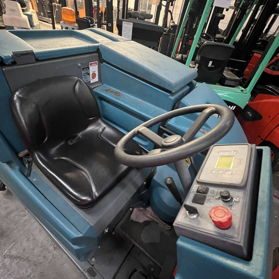 Tennant 7300 Fast - Mašina za pranje podova: slika 5 Tennant 7300 Fast - Mašina za pranje podova: slika 5