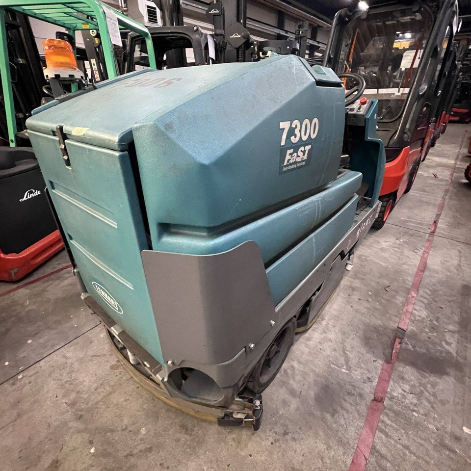 Tennant 7300 Fast - Mašina za pranje podova: slika 2 Tennant 7300 Fast - Mašina za pranje podova: slika 2