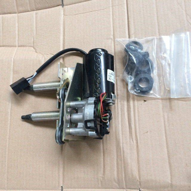 Wiper Motor 99W 12V for Caterpillar / Mitsubishi - Kabina i enterijer za Oprema za rukovanje materijalima: slika 1 Wiper Motor 99W 12V for Caterpillar / Mitsubishi - Kabina i enterijer za Oprema za rukovanje materijalima: slika 1