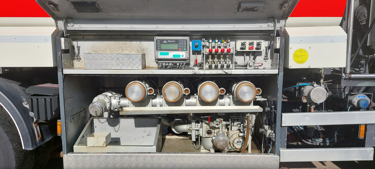 Kamion cisterna DAF CF 360: slika 11