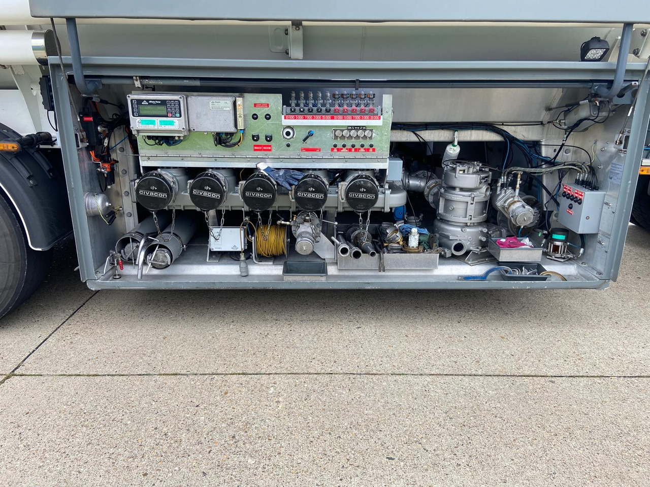 LAG - Poluprikolica cisterna: slika 5 LAG - Poluprikolica cisterna: slika 5