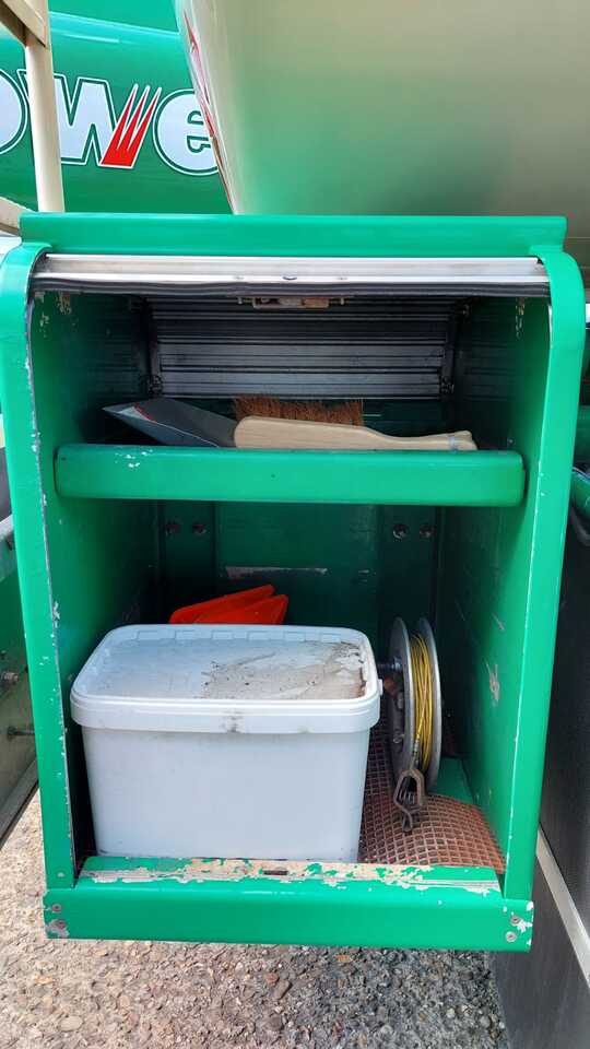 MERCEDES AXOR - Kamion cisterna: slika 4 MERCEDES AXOR - Kamion cisterna: slika 4