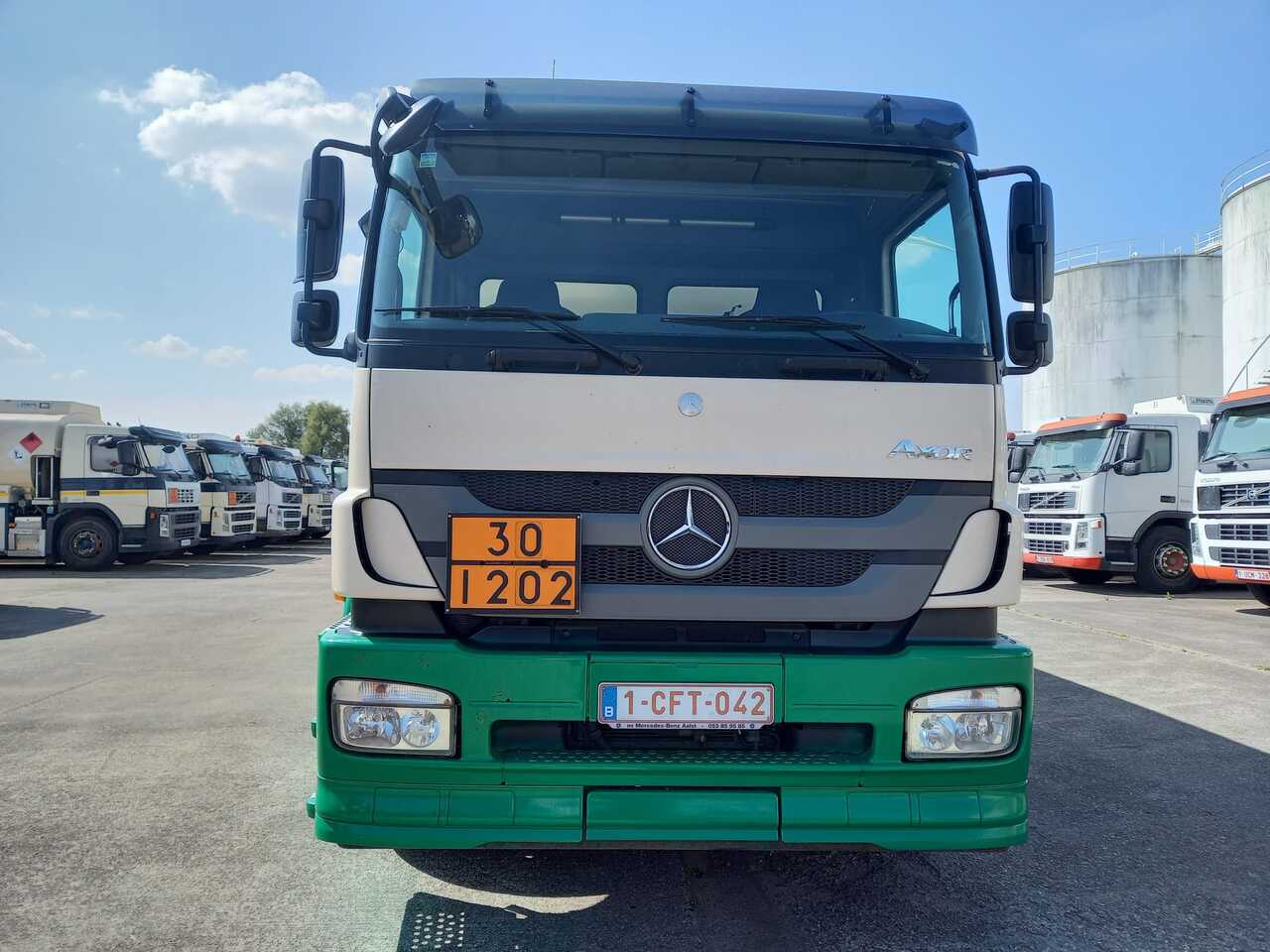 MERCEDES AXOR - Kamion cisterna: slika 4 MERCEDES AXOR - Kamion cisterna: slika 4