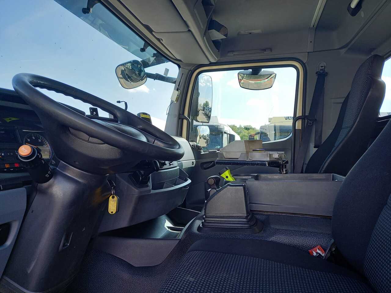 MERCEDES AXOR - Kamion cisterna: slika 2 MERCEDES AXOR - Kamion cisterna: slika 2