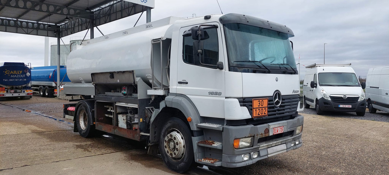 Kamion cisterna MERCEDES: slika 6