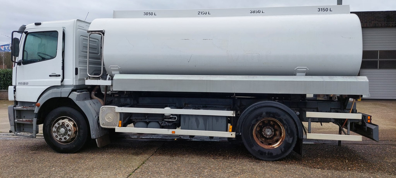 Kamion cisterna MERCEDES: slika 11