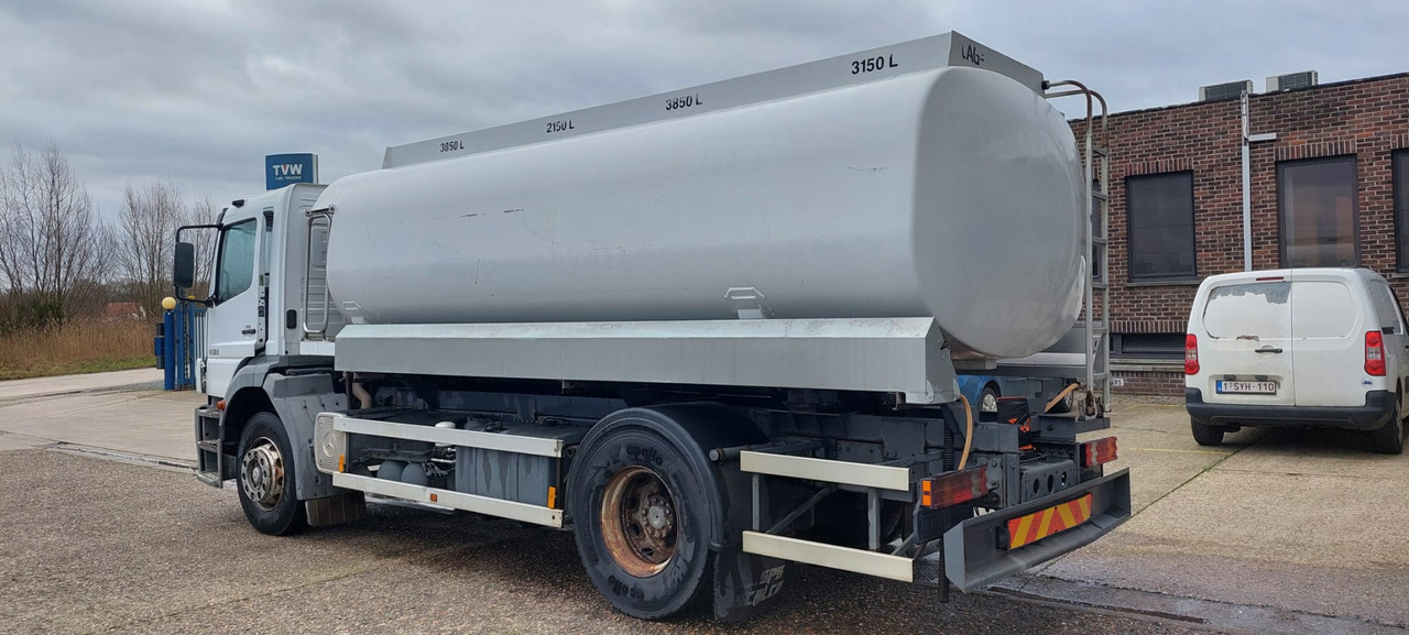 Kamion cisterna MERCEDES: slika 10