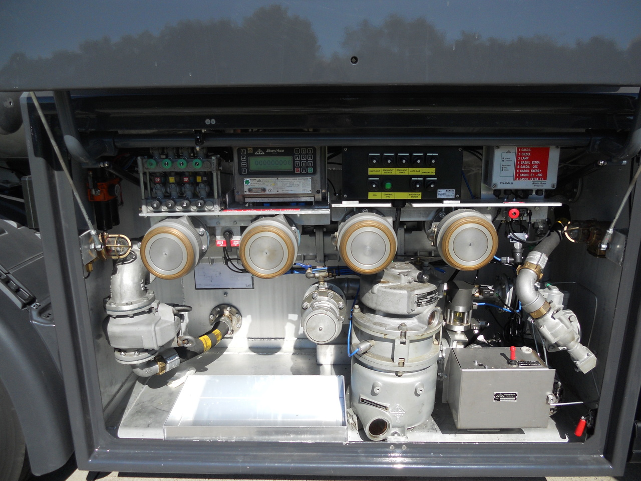 SCANIA G370 - Kamion cisterna: slika 5 SCANIA G370 - Kamion cisterna: slika 5