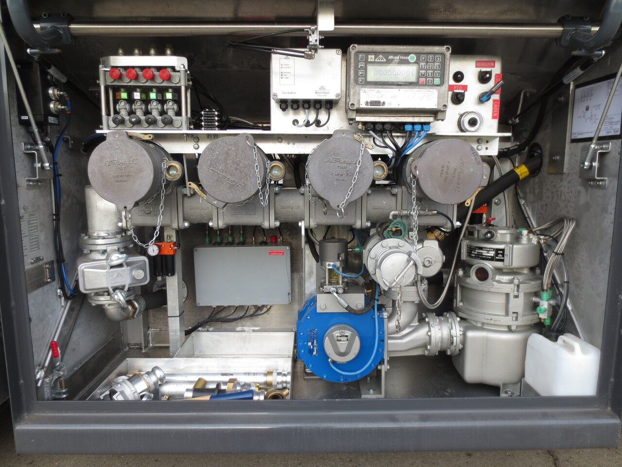 Kamion cisterna Scania G370: slika 10