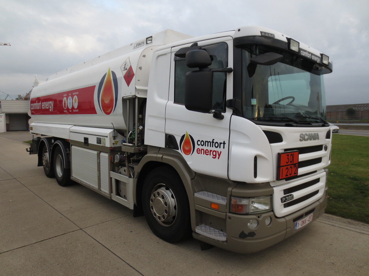 Kamion cisterna Scania P380: slika 7