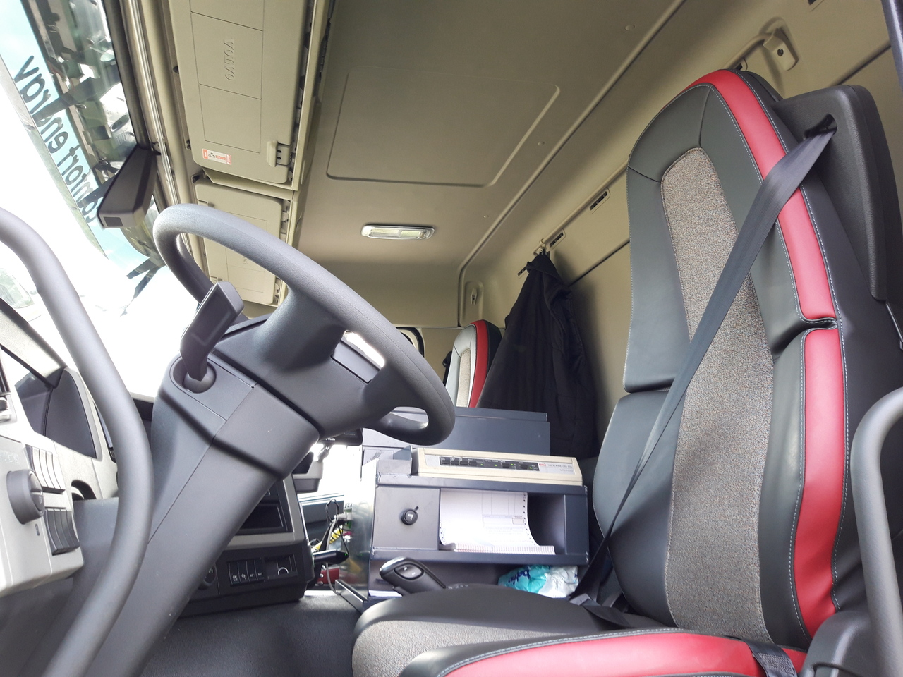 Kamion cisterna VOLVO FM: slika 11