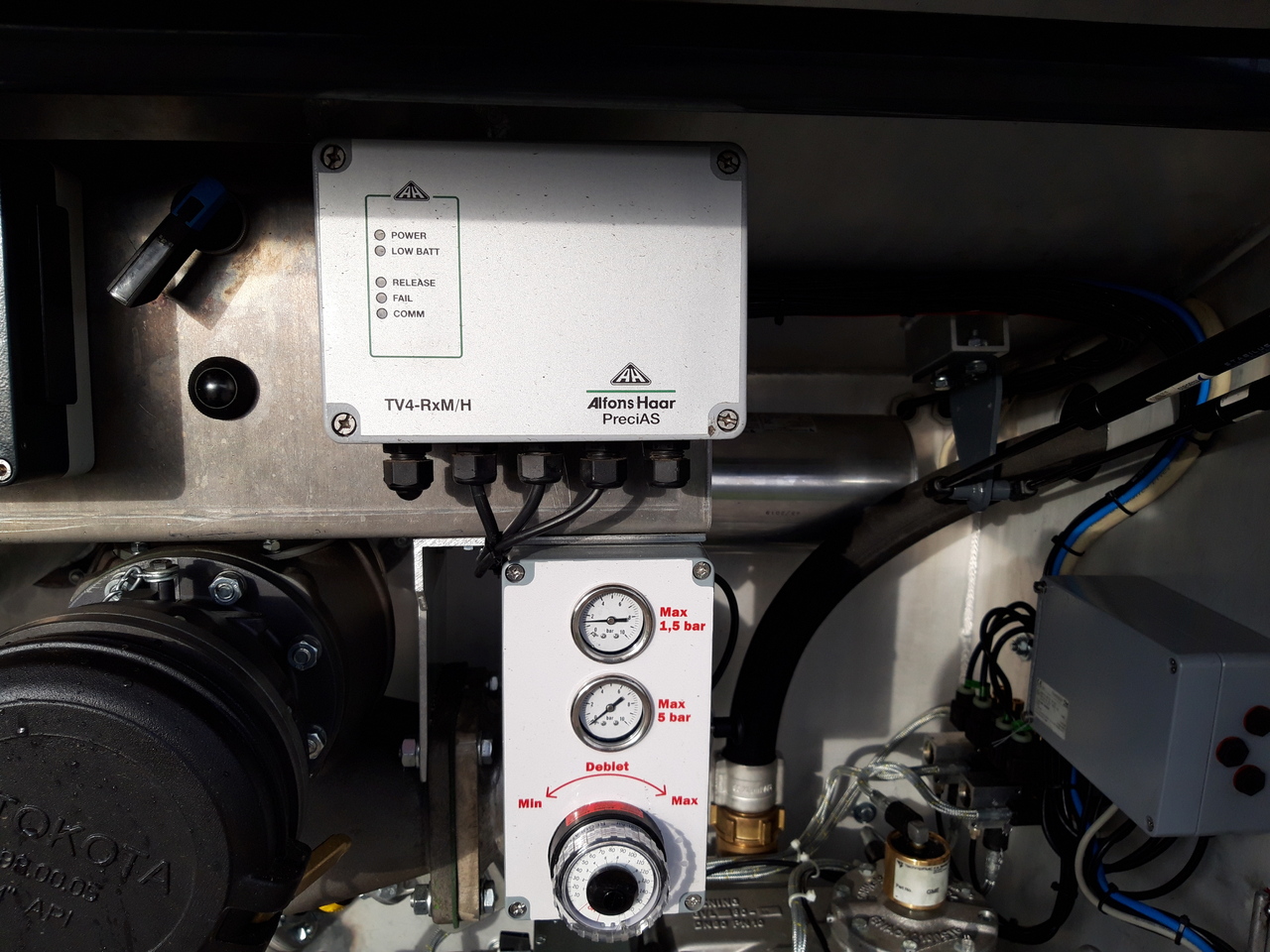 Kamion cisterna VOLVO FM: slika 6