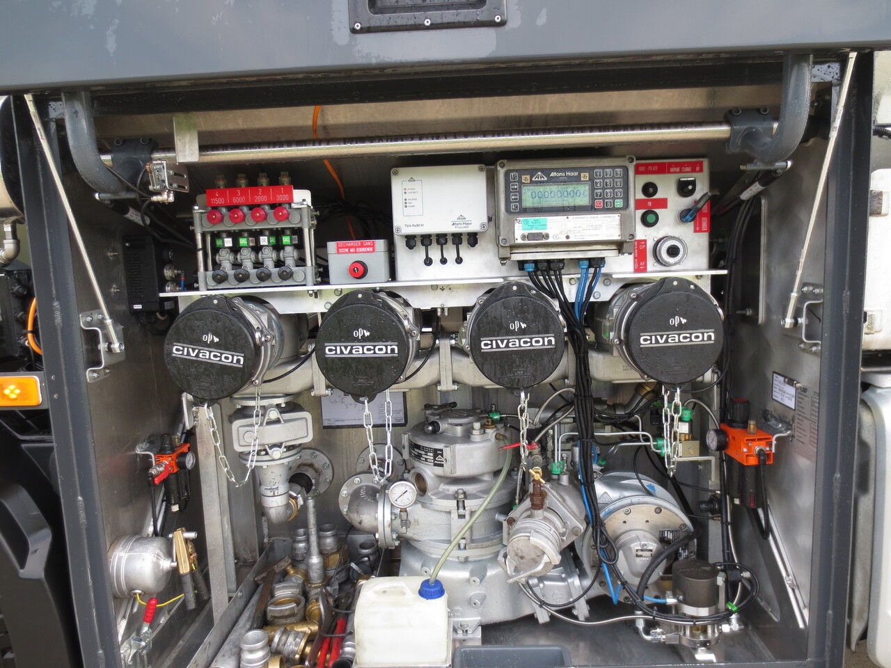 Kamion cisterna VOLVO FM: slika 6