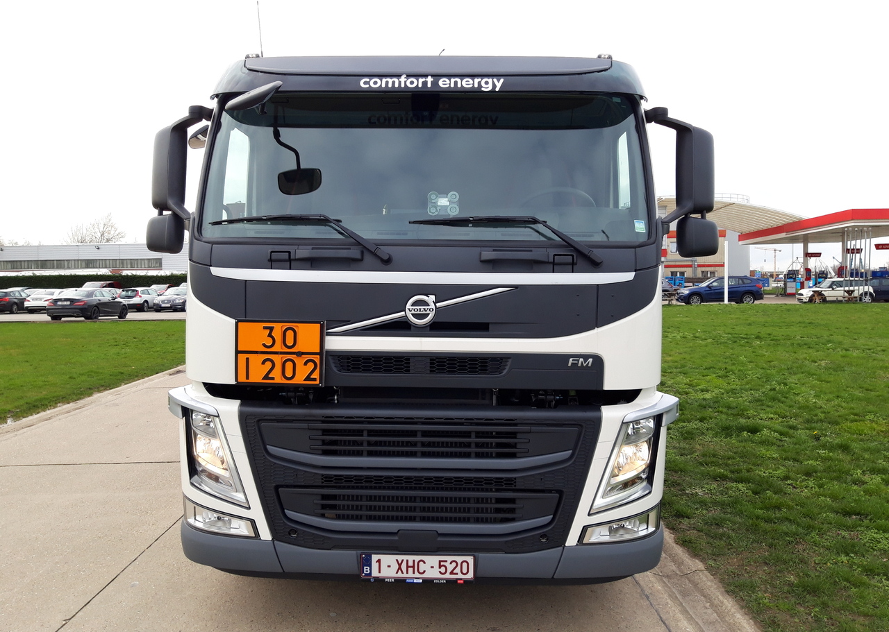 Kamion cisterna VOLVO FM: slika 10