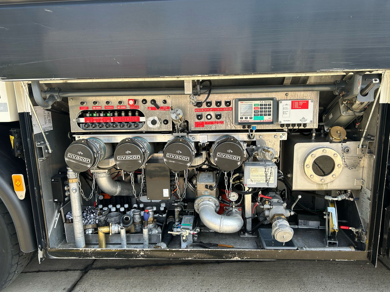 Kamion cisterna VOLVO FM: slika 6