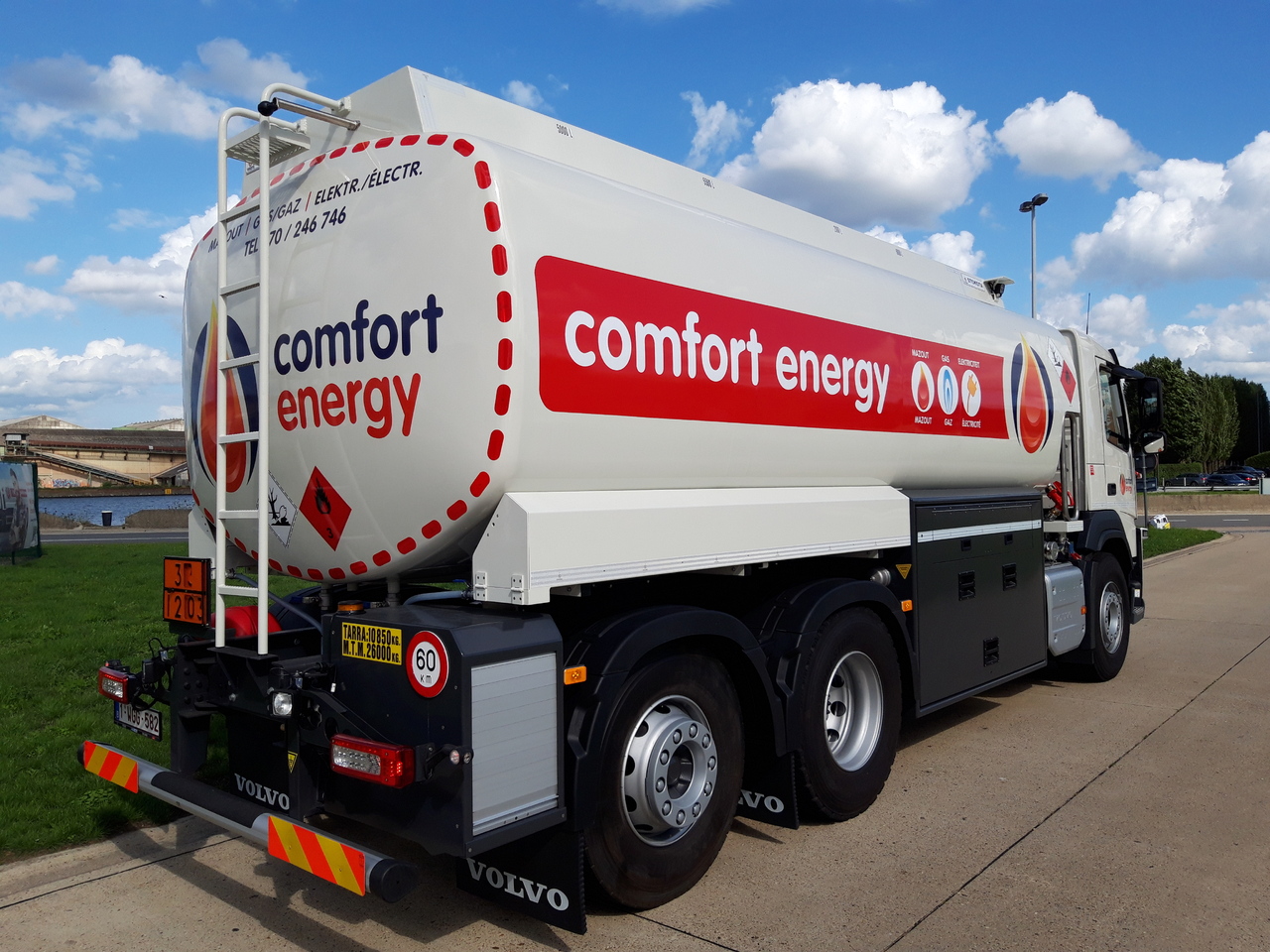 Kamion cisterna VOLVO FM: slika 12