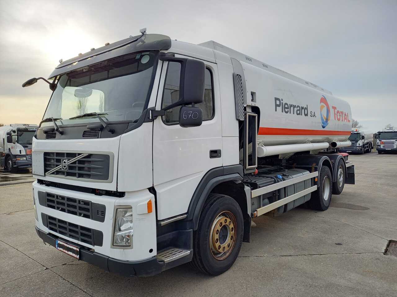 Volvo FMFH - Kamion cisterna: slika 1 Volvo FMFH - Kamion cisterna: slika 1
