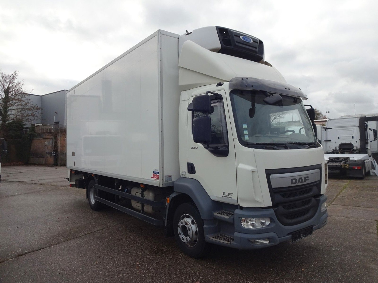 DAF LF 220, 16 T, LBW, Türen, Klima, Automat, Kamera - Kamion sa zatvorenim sandukom: slika 1 DAF LF 220, 16 T, LBW, Türen, Klima, Automat, Kamera - Kamion sa zatvorenim sandukom: slika 1