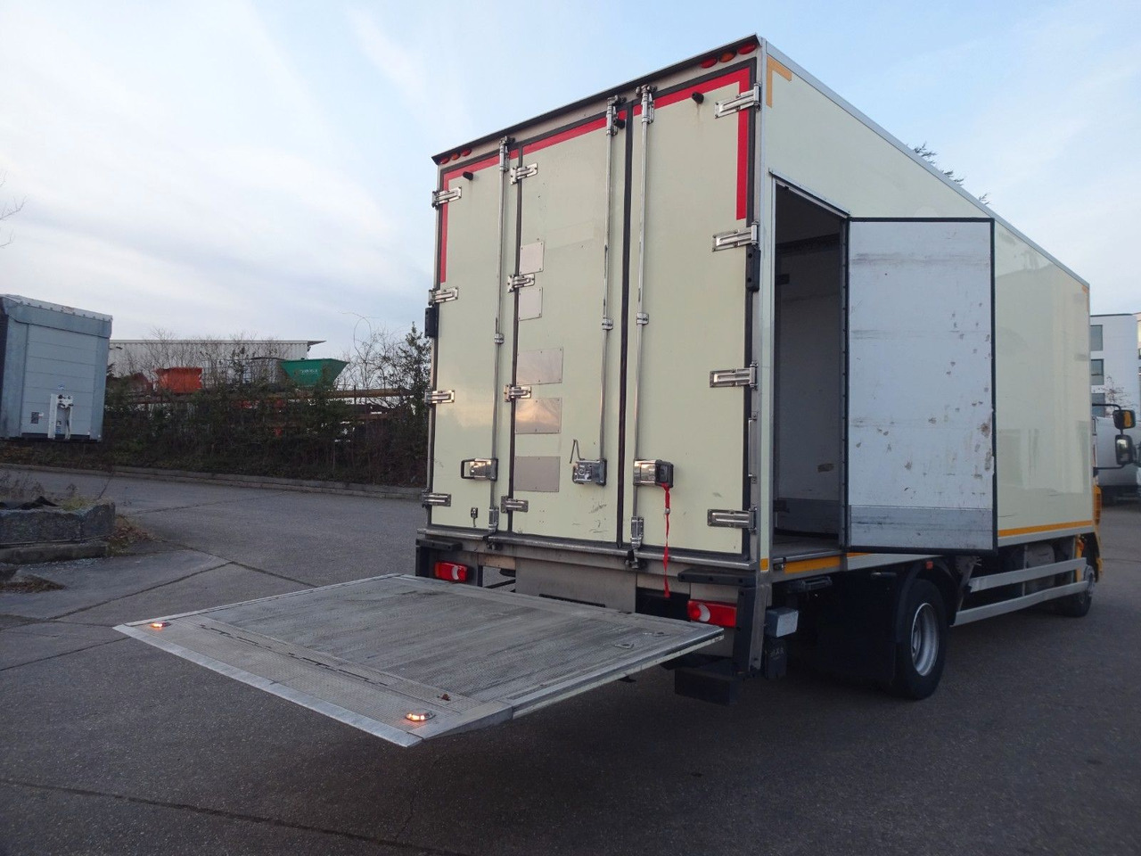 Hladnjača novi DAF LF 230, 12 T, LBW, doors, air conditioning, automatic, camera: slika 7