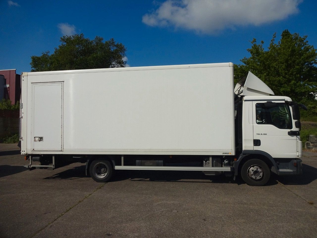 MAN TGL 8.190, LBW, Luft, Tempomat, Standheizung - Dostavno vozilo sa zatvorenim sandukom: slika 4 MAN TGL 8.190, LBW, Luft, Tempomat, Standheizung - Dostavno vozilo sa zatvorenim sandukom: slika 4