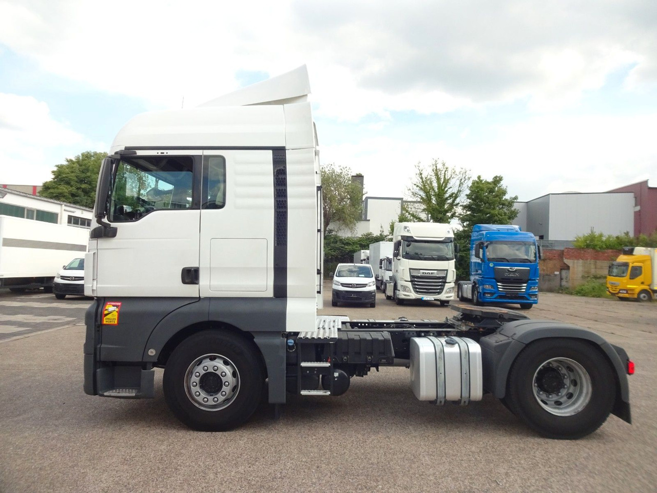 MAN 3 x TGX 18.470, XLX, Intarder, ACC, 2 Tank - Tegljač: slika 4 MAN 3 x TGX 18.470, XLX, Intarder, ACC, 2 Tank - Tegljač: slika 4