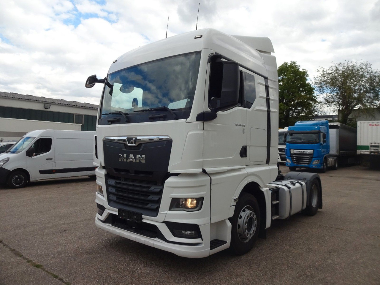 MAN TGX 18.470, XLX, ACC, Intarder, 2 x Tanks - Tegljač: slika 2 MAN TGX 18.470, XLX, ACC, Intarder, 2 x Tanks - Tegljač: slika 2