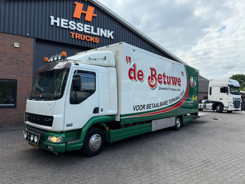 DAF LF 45.220 Laadklep/LBW Zijdeur Airco Slaapcabine AHK - Kamion sa zatvorenim sandukom: slika 1 DAF LF 45.220 Laadklep/LBW Zijdeur Airco Slaapcabine AHK - Kamion sa zatvorenim sandukom: slika 1