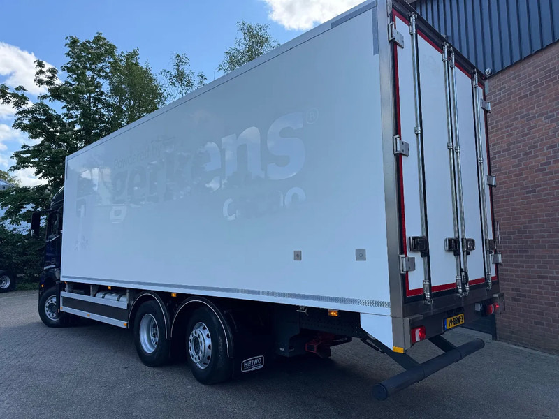 Mercedes-Benz Actros 2748 6X2 Bigspace AHK 623.380KM! 8.1M Heiwo box, Stuuras, Top condition - Kamion sa zatvorenim sandukom: slika 3 Mercedes-Benz Actros 2748 6X2 Bigspace AHK 623.380KM! 8.1M Heiwo box, Stuuras, Top condition - Kamion sa zatvorenim sandukom: slika 3