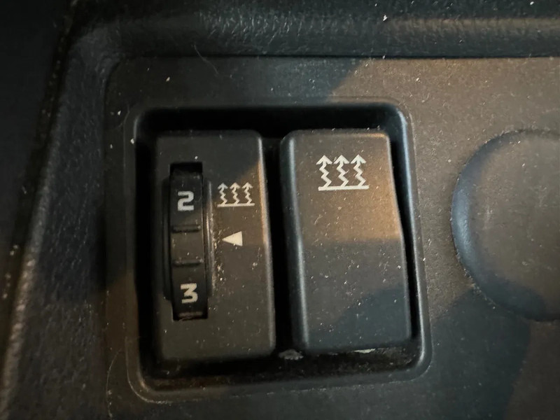 Kamion sa golom šasijom i zatvorenom kabinom Renault Midlum 180 DXI Laadkep Airco Zijdeur 123.910KM!! Slaapcabine: slika 7