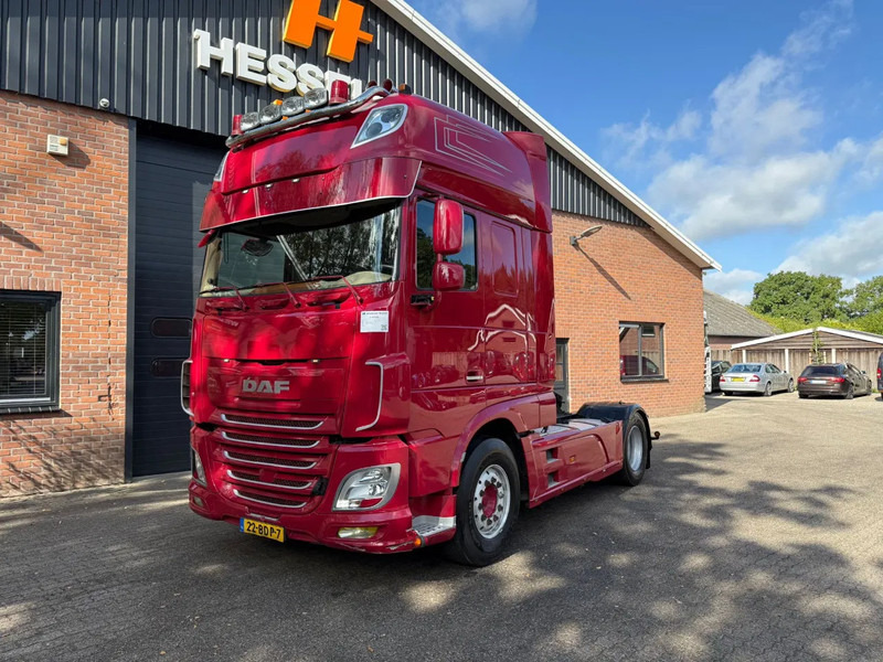 DAF XF 460 SSC Super Space Manual Hydraulic Special interior - Tegljač: slika 1 DAF XF 460 SSC Super Space Manual Hydraulic Special interior - Tegljač: slika 1