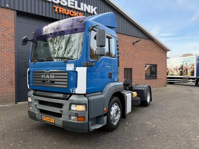 MAN TGA 18.320 Dagcabine 694.410KM NL Truck - Tegljač: slika 1 MAN TGA 18.320 Dagcabine 694.410KM NL Truck - Tegljač: slika 1