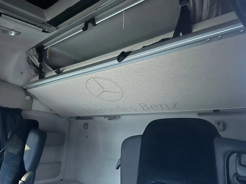 Mercedes-Benz Actros 1840 4X2 679.306KM NL Truck - Tegljač: slika 4 Mercedes-Benz Actros 1840 4X2 679.306KM NL Truck - Tegljač: slika 4