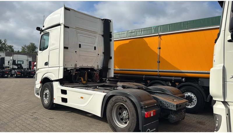 Mercedes-Benz Actros 1845 L Gigaspace 2x tank Standairco 5x available 20-12-2025 - Tegljač: slika 3 Mercedes-Benz Actros 1845 L Gigaspace 2x tank Standairco 5x available 20-12-2025 - Tegljač: slika 3