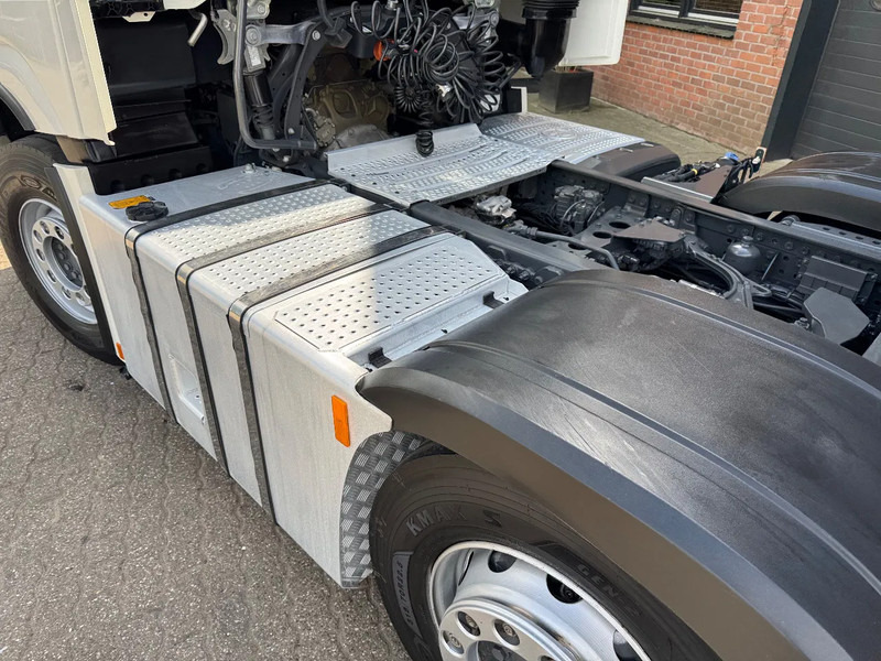 Mercedes-Benz Actros 2545 6X2 Gigaspace Gestuurde voorloopas NL Truck 327.240KM - Tegljač: slika 5 Mercedes-Benz Actros 2545 6X2 Gigaspace Gestuurde voorloopas NL Truck 327.240KM - Tegljač: slika 5